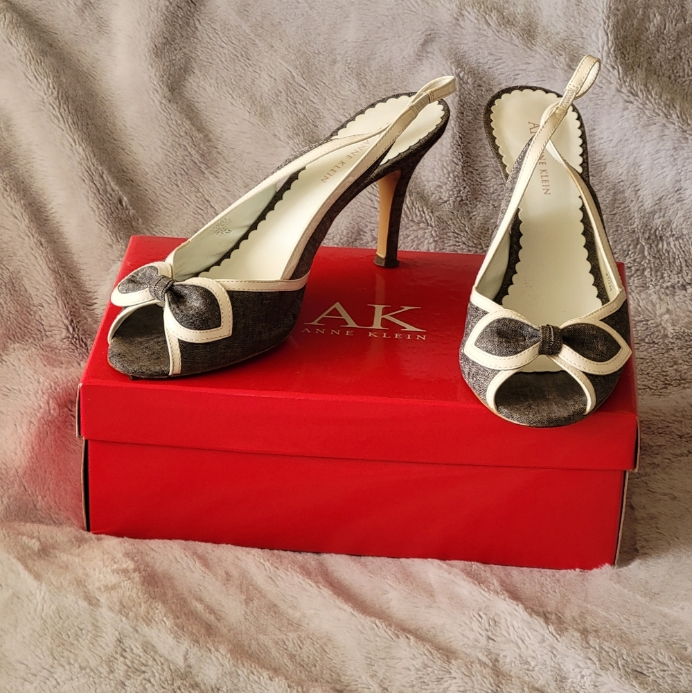 Vintage Anne Klein 8.5M 'Gabay' Black/White Fabric 4" Open Toe Slingback Heels